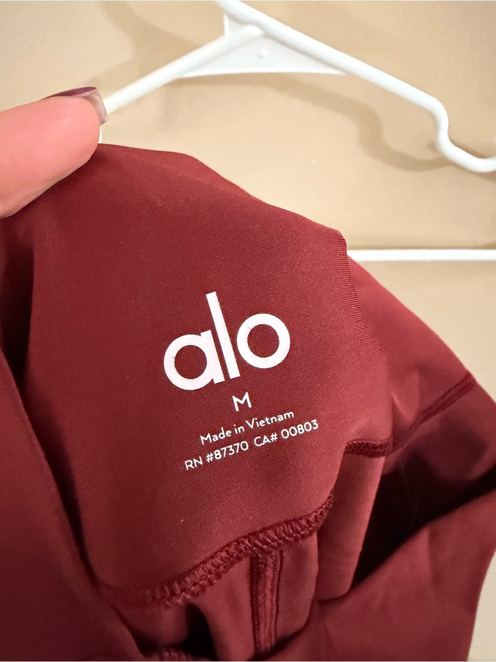 ALO Yoga maroon leggings